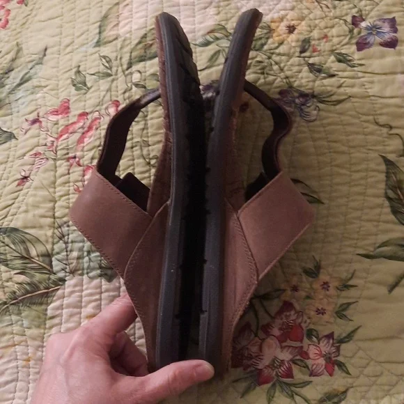 Merrell Move Leather Sandals - Picture 5 of 7